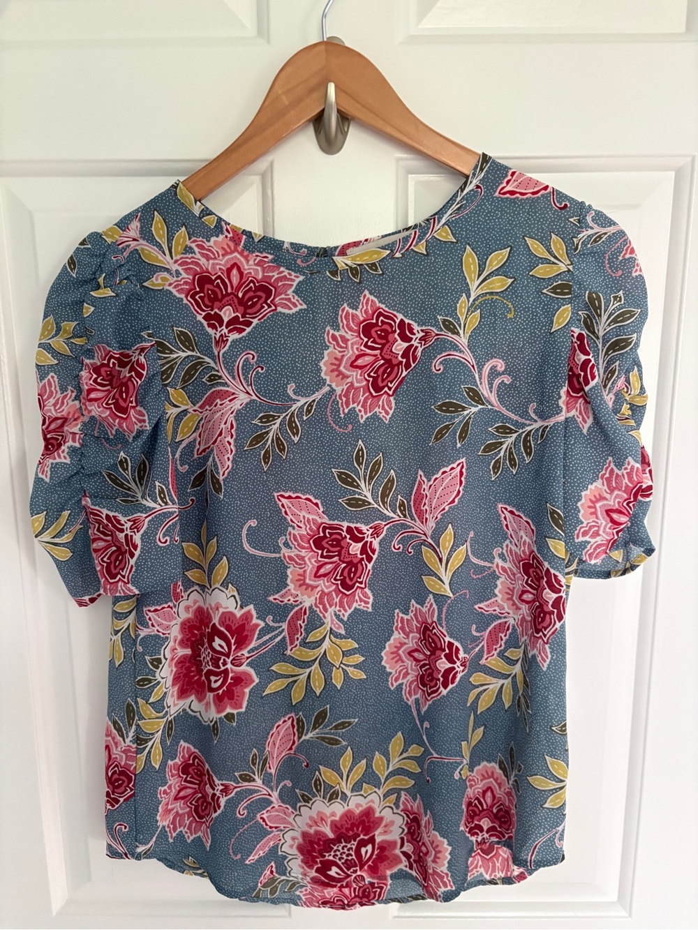 LOFT XS Blue Floral Puff-Sleeve Blouse with Pink Blooms